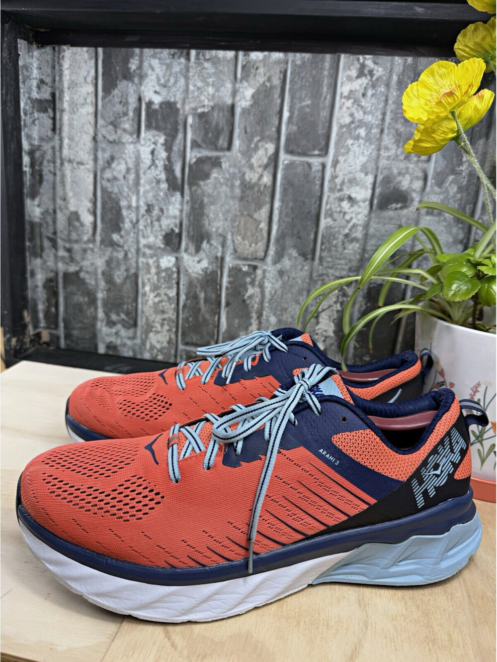 HOKA ONE ONE Arahi 3 Men's Nasturtium/Patriot Blue Low Top Lace-Up US 13